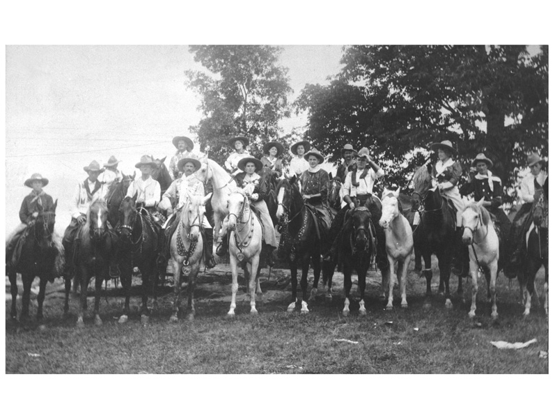 California Frank's All Star Wild West, Bee Ho on the right in a white kerchief, Ada to the left, circa 1911.